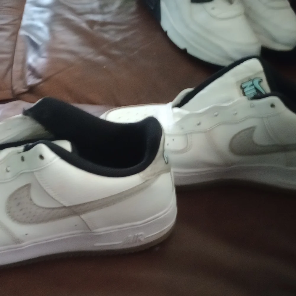 Shoes - Picture 4 of 5